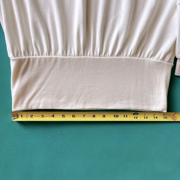 EUC Women’s Express embroidered mid-sleeve light cream top size medium - Picture 8 of 12